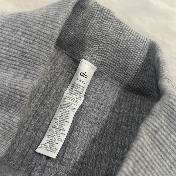 ALO YOGA - CASHMERE HIGH-WAIST PLUSH WAFFLE PANT in Athletic Heather Grey - Picture 6 of 6